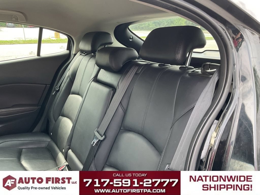 Used 2018 MAZDA MAZDA3 Touring FWD image 12