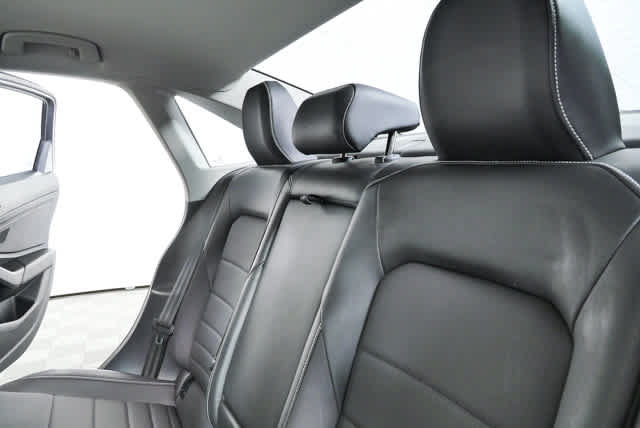 Used 2024 Volkswagen Jetta SE FWD image 21