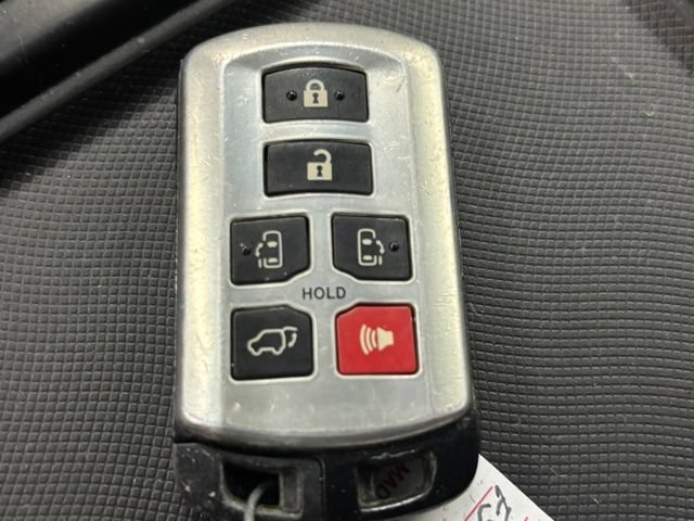 Used 2015 Toyota Sienna XLE w/ XLE Navigation Package FWD image 35