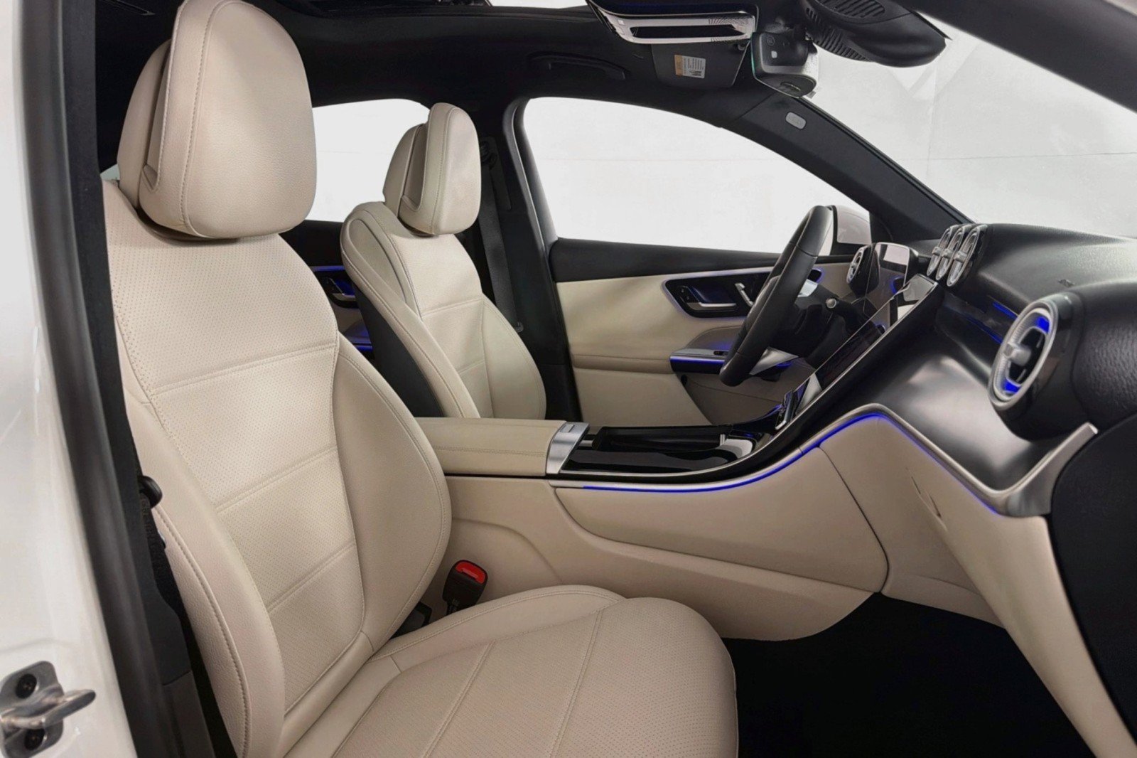 Certified 2025 Mercedes-Benz GLC 300 4MATIC image 7