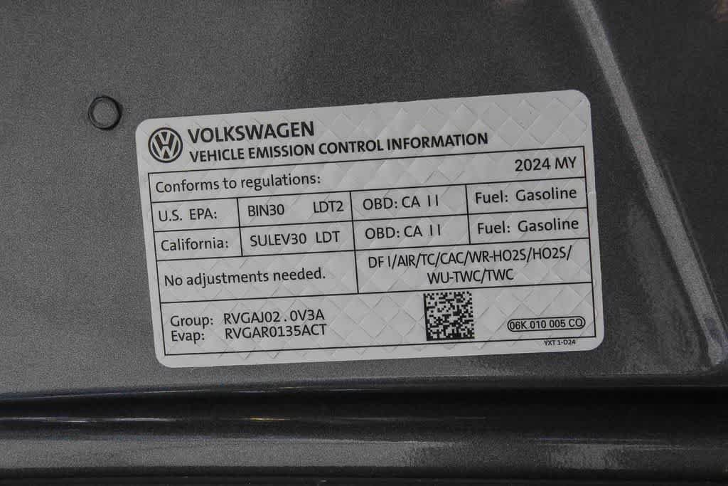 Used 2024 Volkswagen Tiguan SE R-Line image 28
