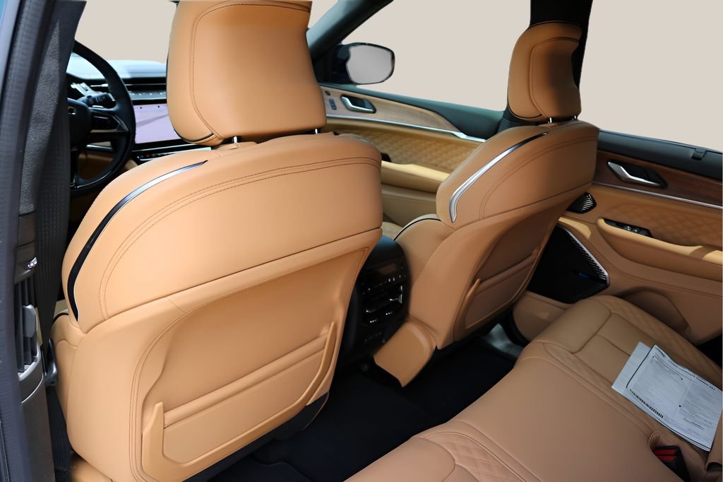 New 2026 Jeep Grand Cherokee Summit AWD/4WD image 15