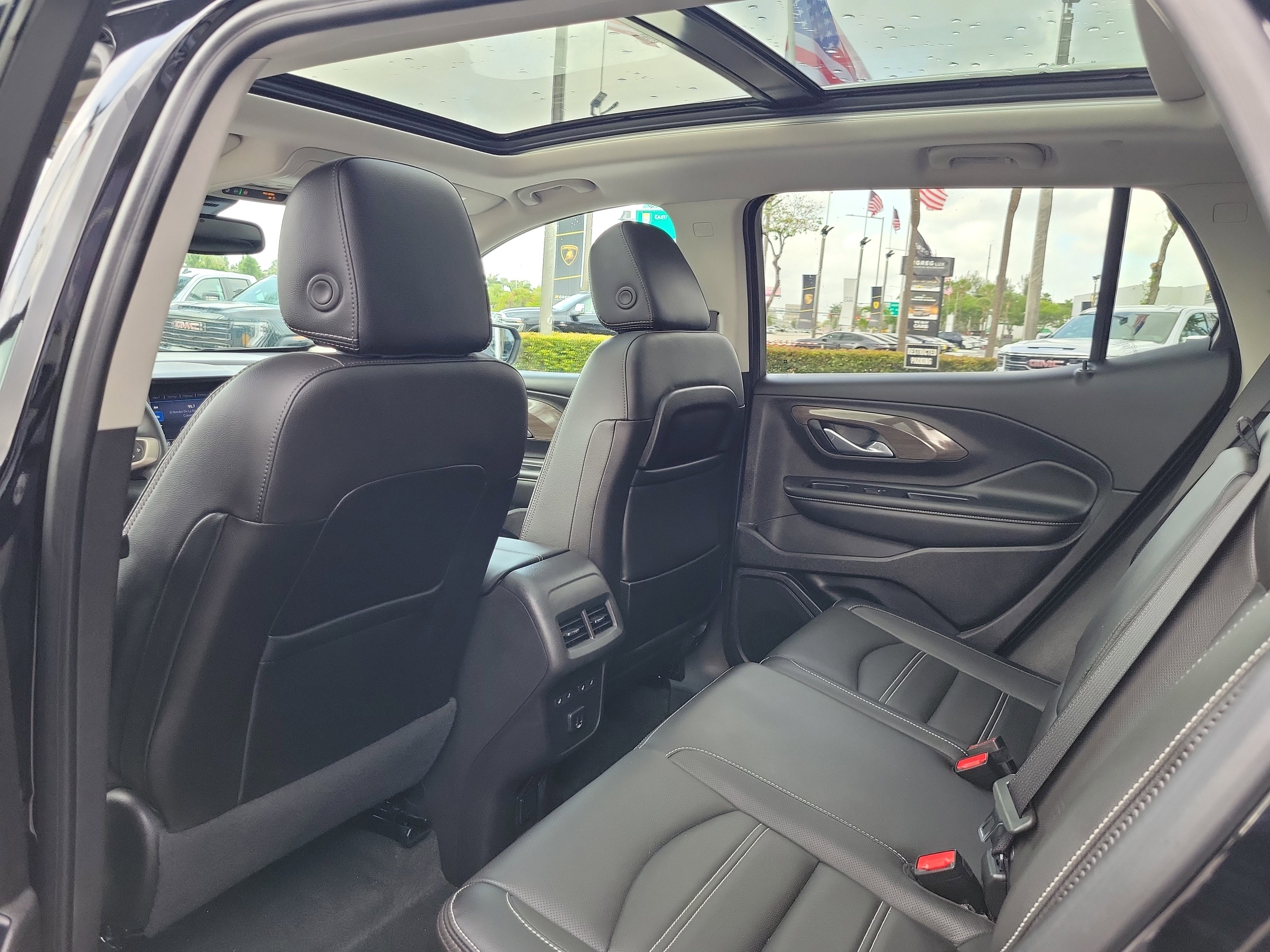 Used 2024 GMC Terrain Denali w/ Denali Premium Package image 15