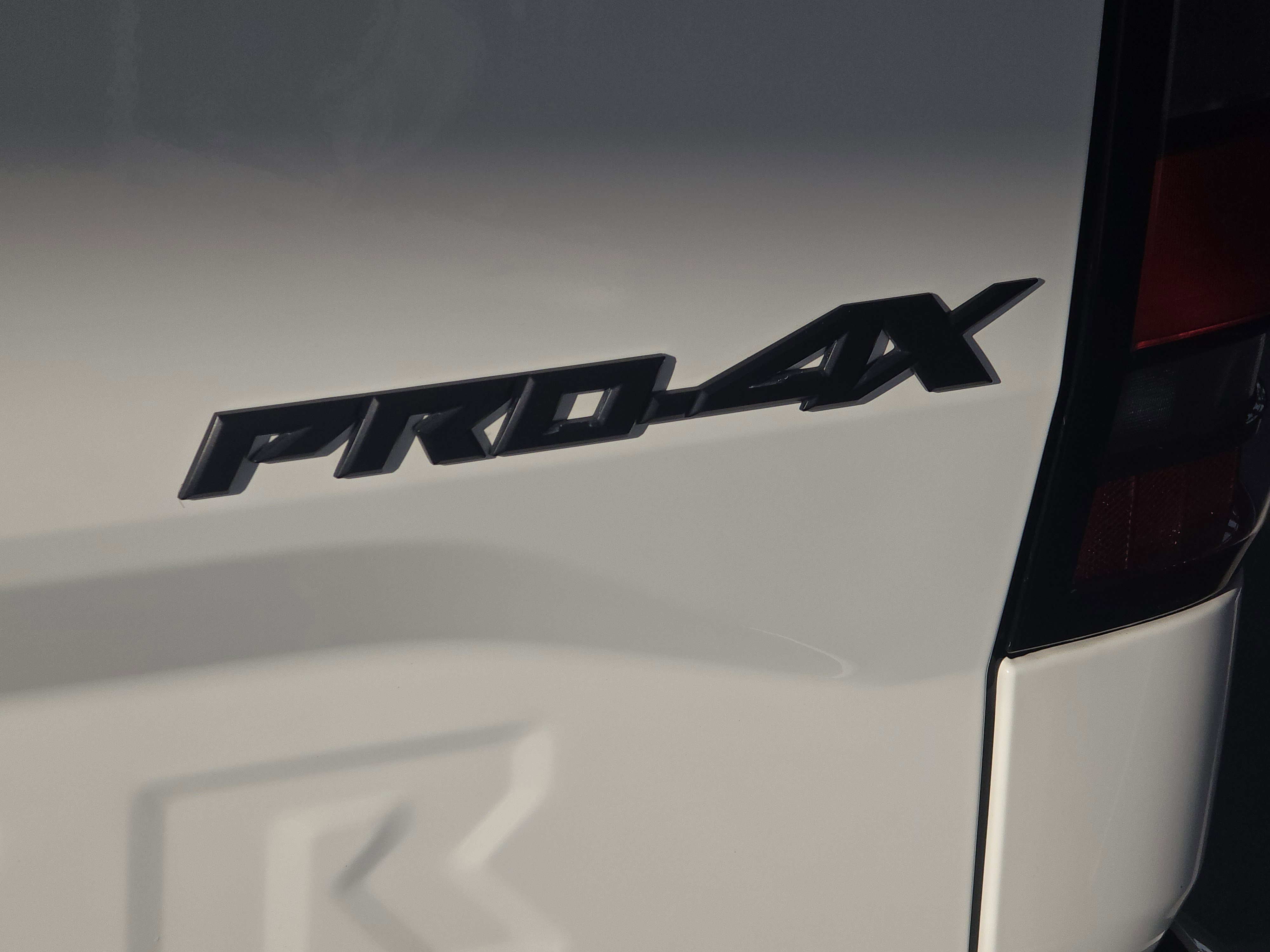 Used 2024 Nissan Frontier PRO-4X w/ Off-Road Protection Package image 14