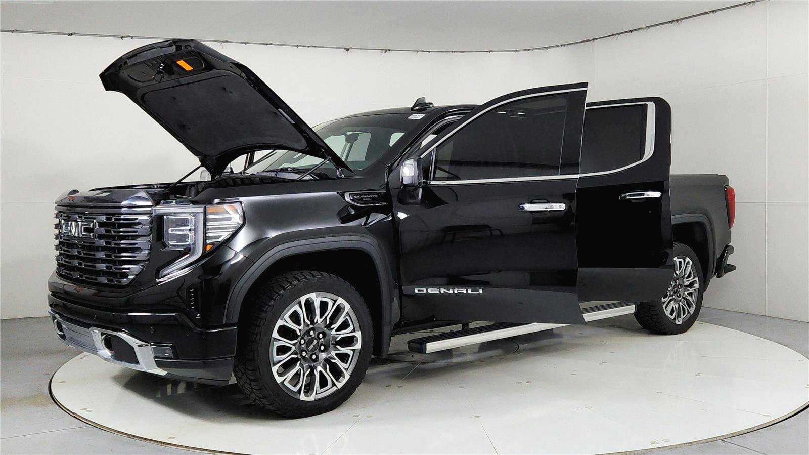 Used 2023 GMC Sierra 1500 Denali Ultimate AWD/4WD image 10