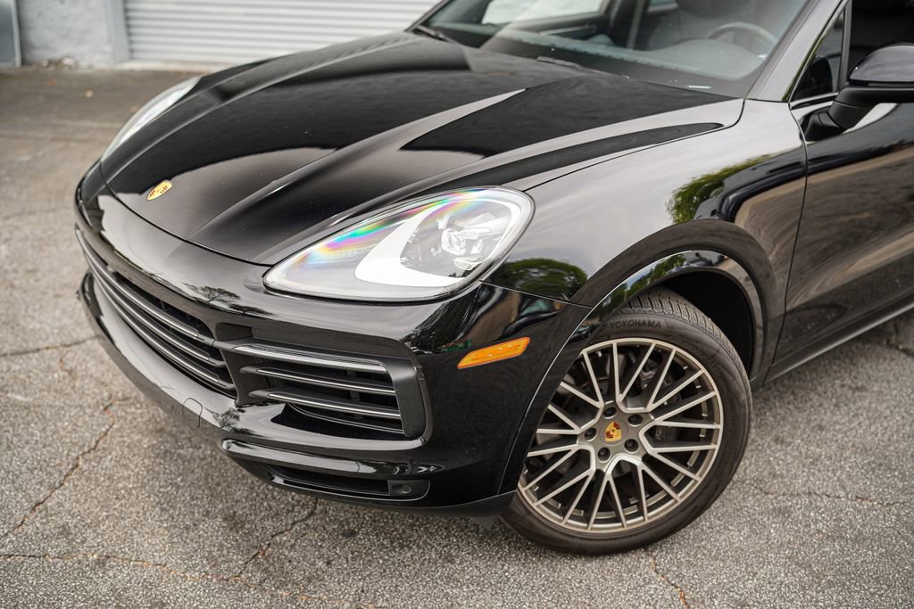 Used 2022 Porsche Cayenne Platinum Edition image 2
