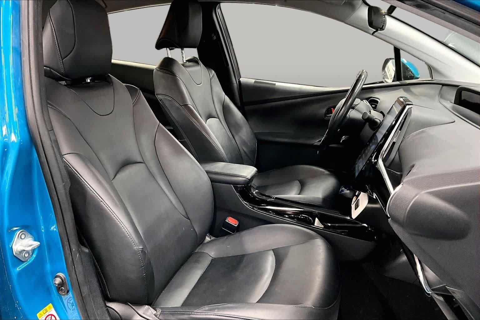 Used 2017 Toyota Prius Prime Premium w/ Carpet Mat Package FWD image 8