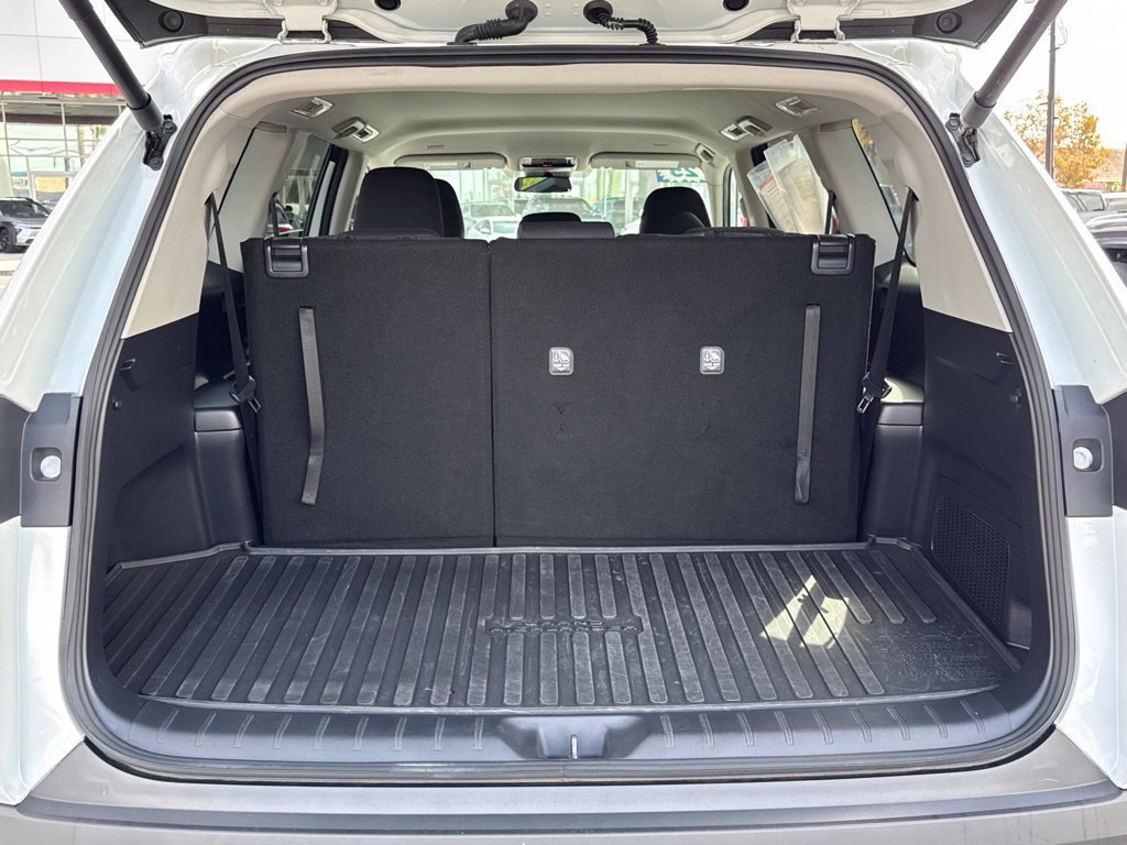 Certified 2025 Toyota Grand Highlander FWD image 16