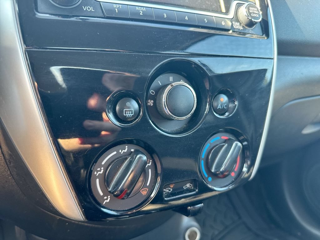 Used 2018 Nissan Versa SV w/ SV Special Edition Package FWD image 15