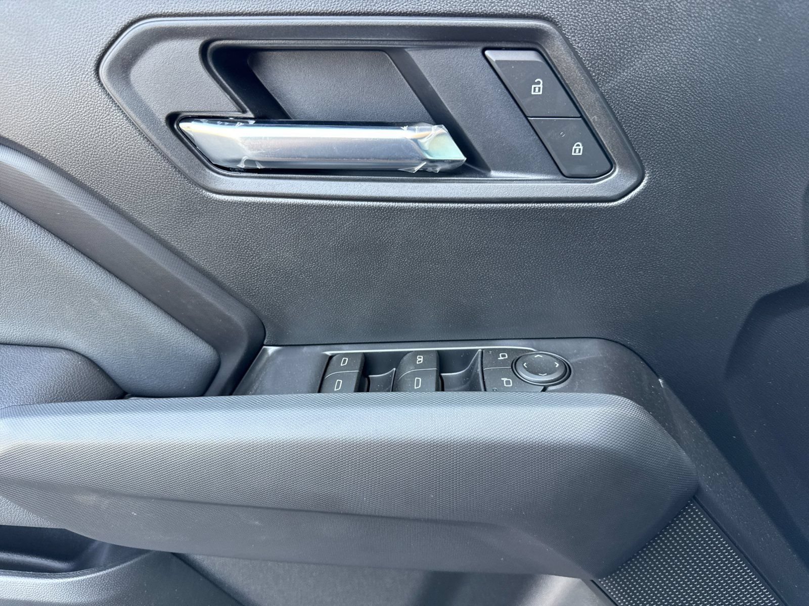 New 2026 GMC Canyon Elevation w/ Technology Package RWD image 11