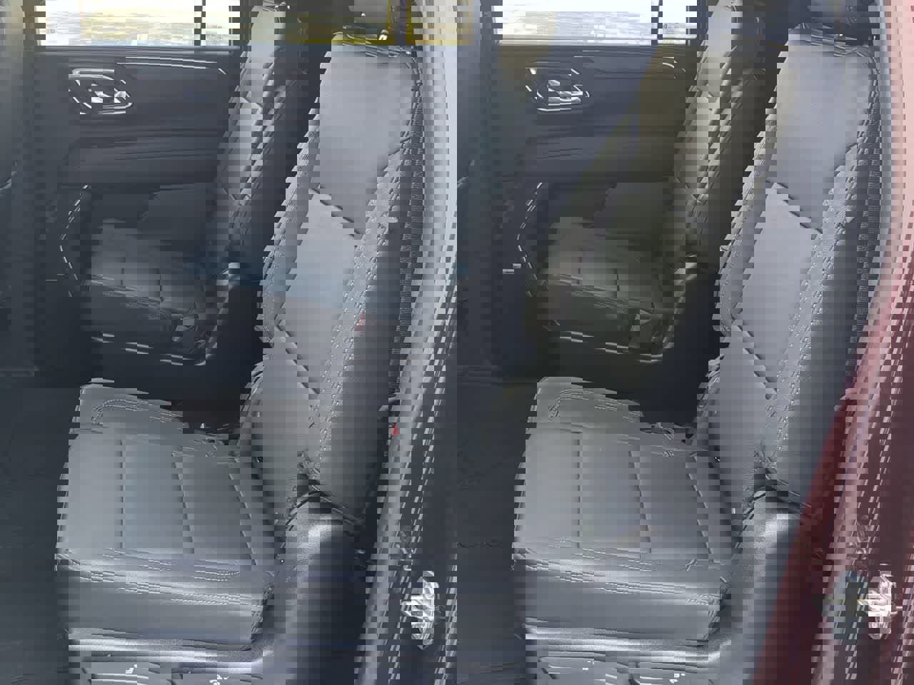 Used 2023 Chevrolet Suburban Z71 w/ Luxury Package image 17