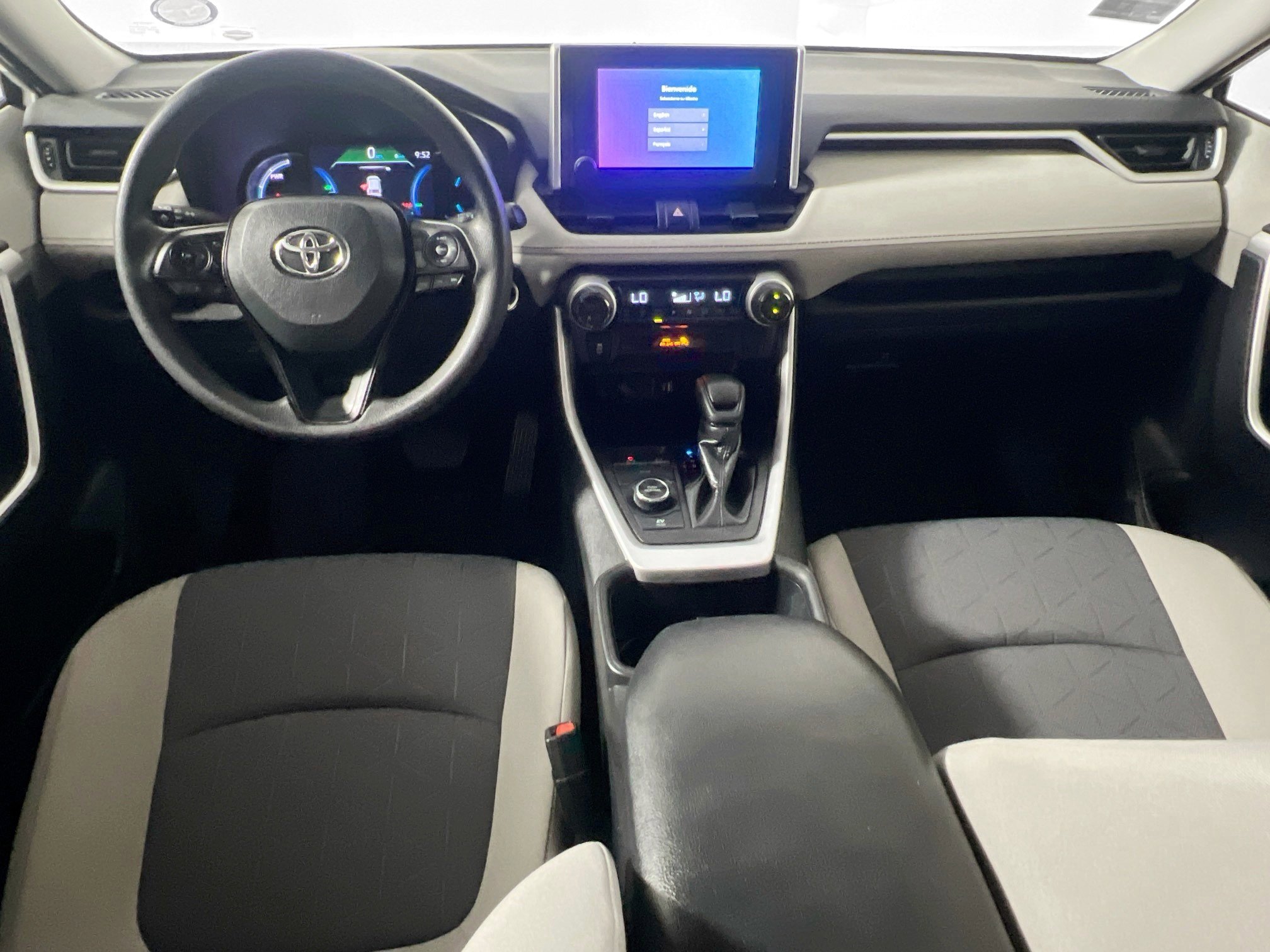 Used 2024 Toyota RAV4 XLE image 30