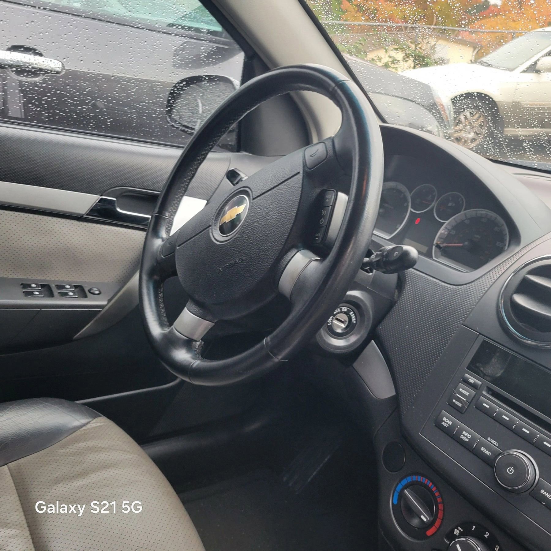 Used 2010 Chevrolet Aveo5 LT image 11