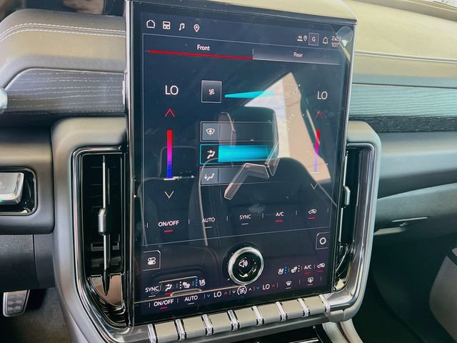 New 2026 GMC Yukon XL AT4 Ultimate AWD/4WD image 11