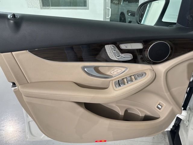 Used 2022 Mercedes-Benz GLC 300 w/ Premium Package Lite image 21