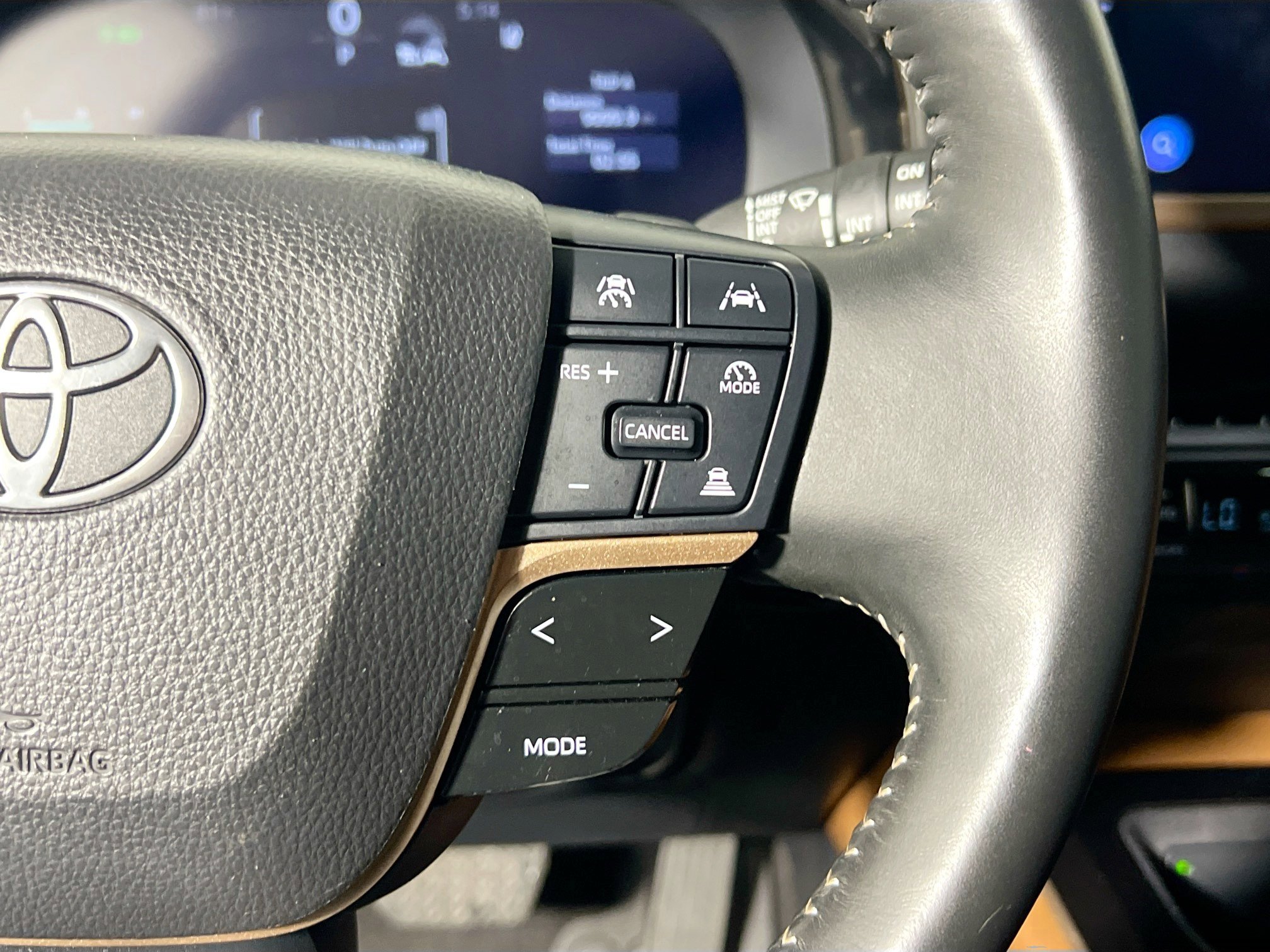 Used 2025 Toyota Crown Signia AWD/4WD image 19