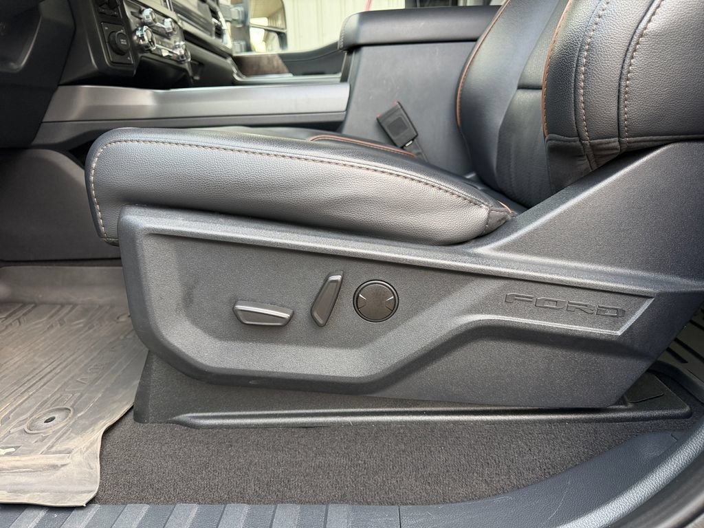 Used 2025 Ford F450 Lariat w/ FX4 Off-Road Package AWD/4WD image 24