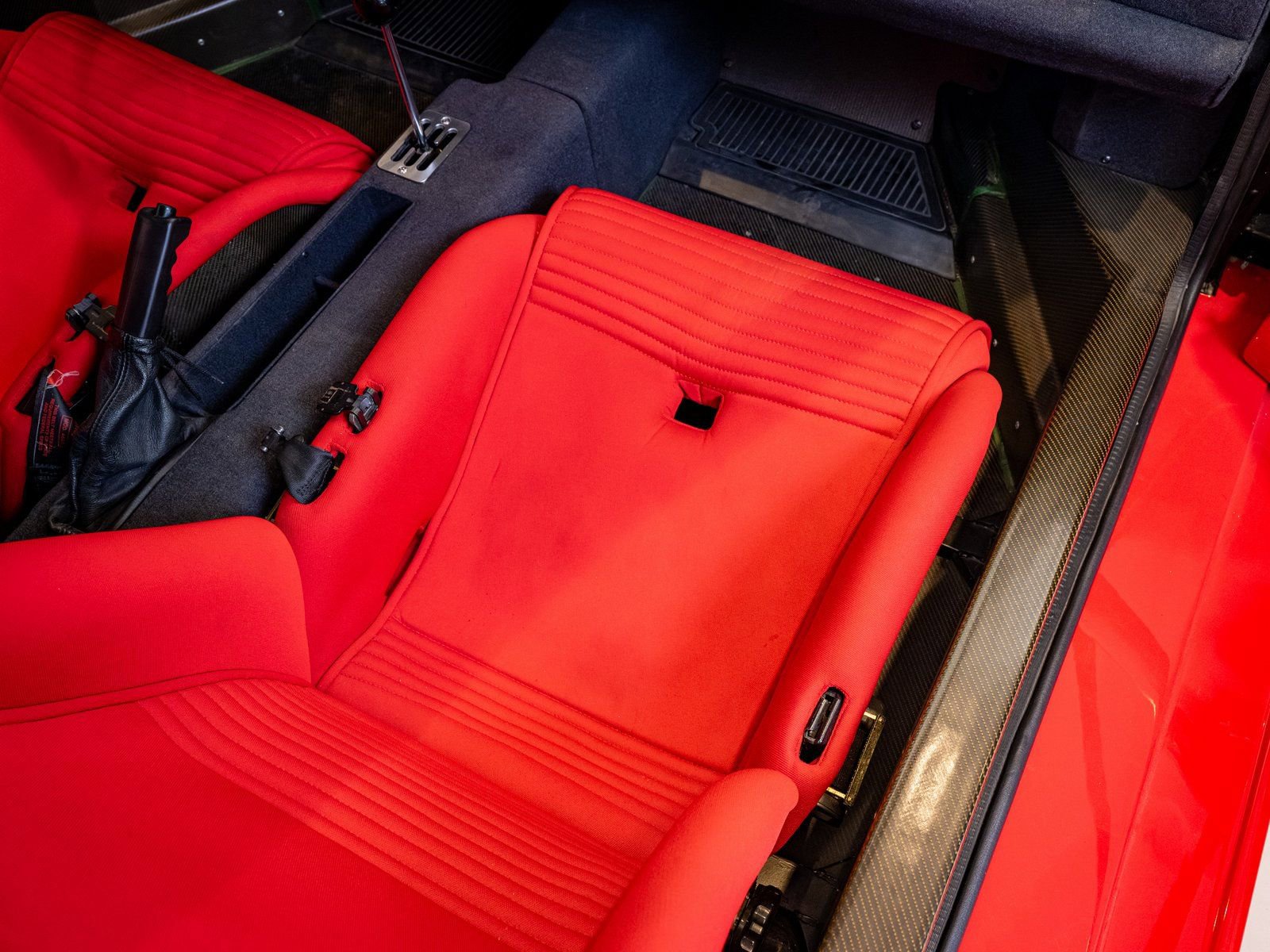 Used 1990 Ferrari F40 RWD image 20