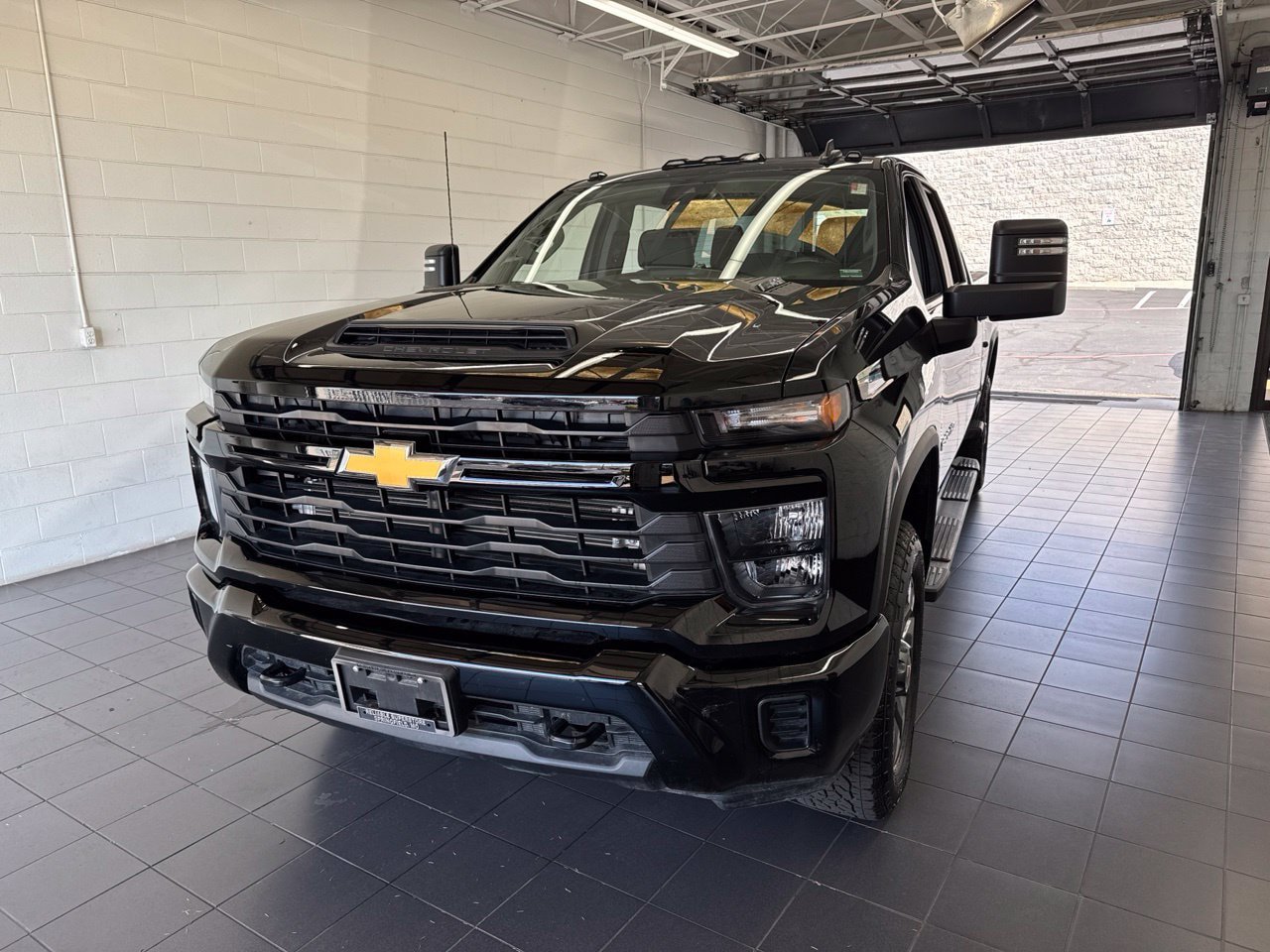 Used 2024 Chevrolet Silverado 2500 Custom w/ Custom Value Package AWD/4WD image 3