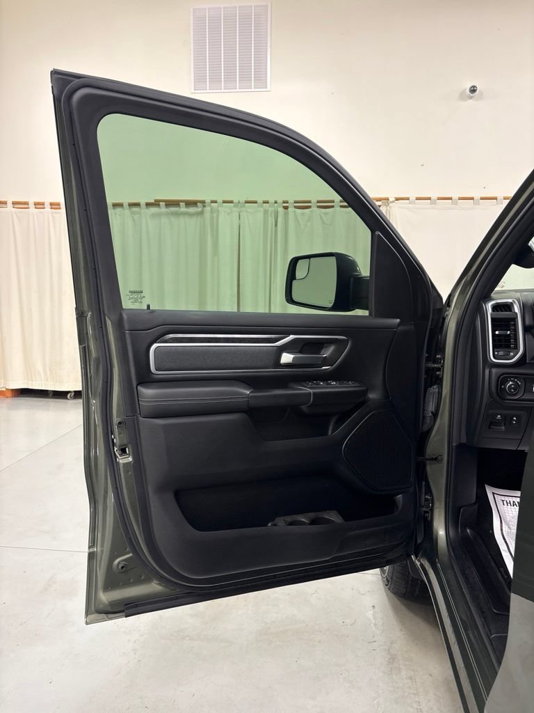 Used 2021 RAM 1500 Big Horn AWD/4WD image 16