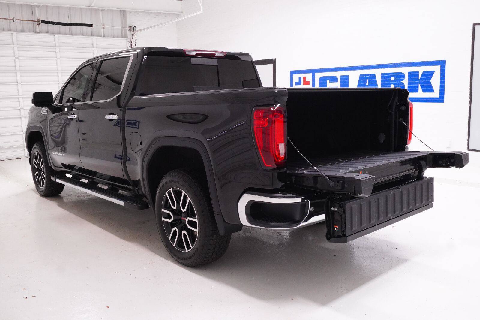 Used 2024 GMC Sierra 1500 SLT RWD image 33