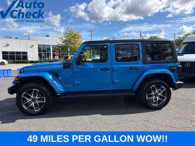 Used 2024 Jeep Wrangler Unlimited w/ Convenience Group AWD/4WD image 19