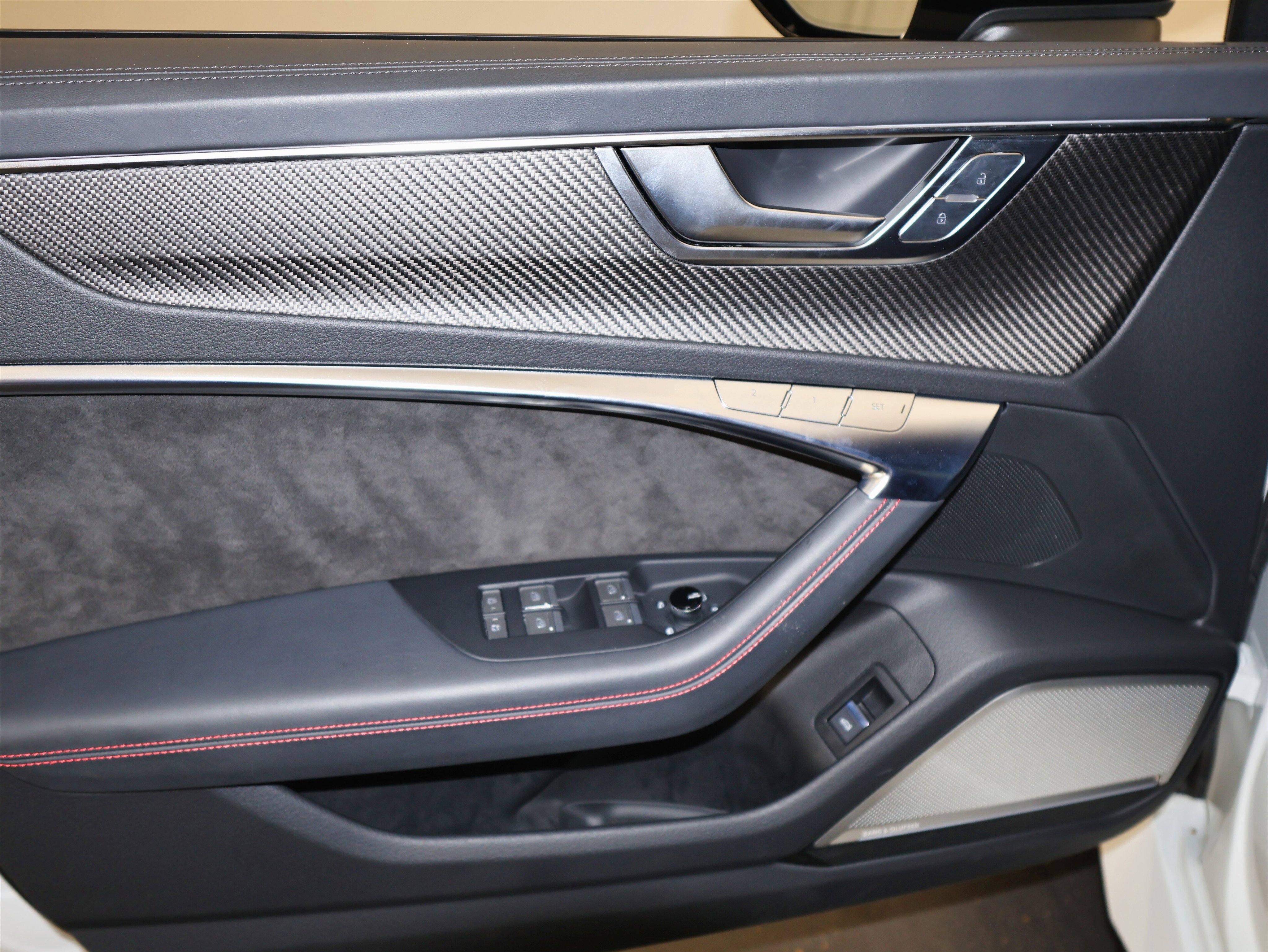 Used 2021 Audi RS 6 w/ Executive Package image 24