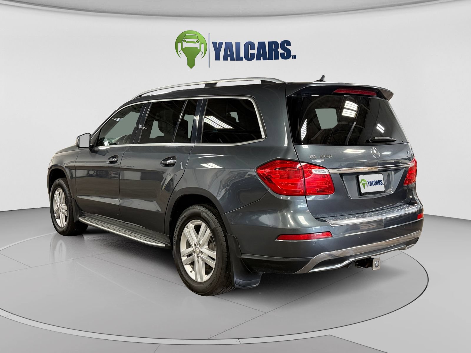 Used 2015 Mercedes-Benz GL 450 4MATIC w/ Parking Assist Package image 3