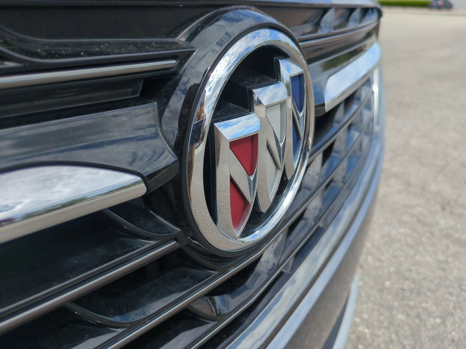 Certified 2021 Buick Envision Essence w/ Sport Touring Package image 32