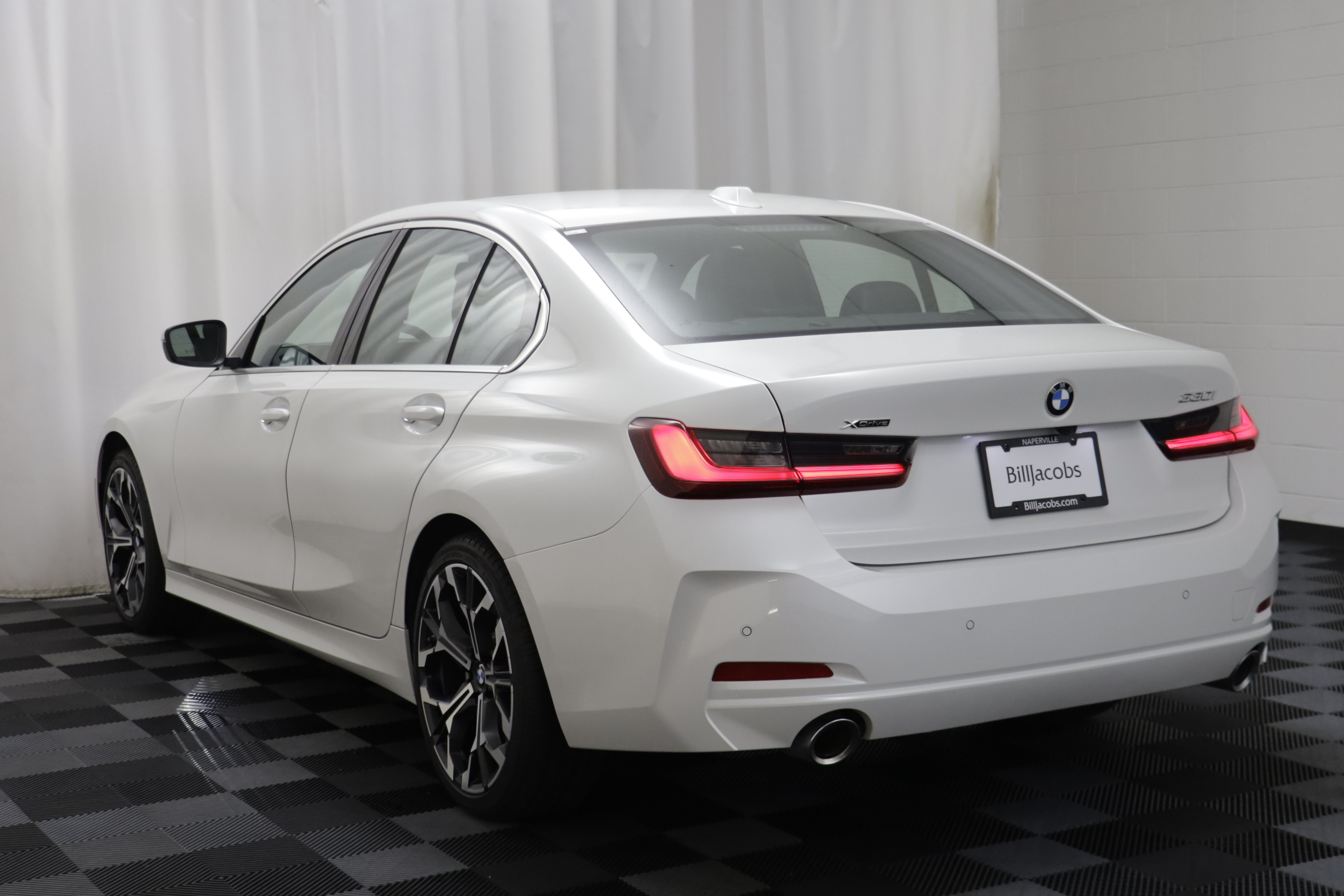 Used 2026 BMW 330i xDrive Sedan AWD/4WD image 14
