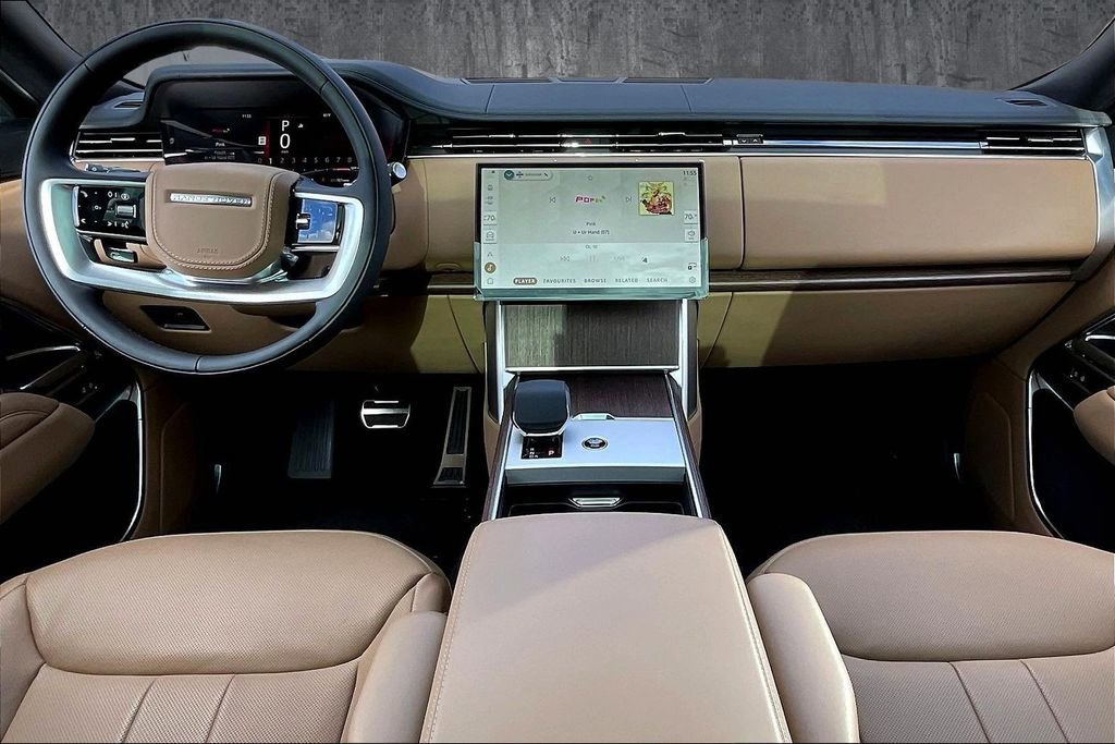 New 2025 Land Rover Range Rover Long Wheelbase SE image 5