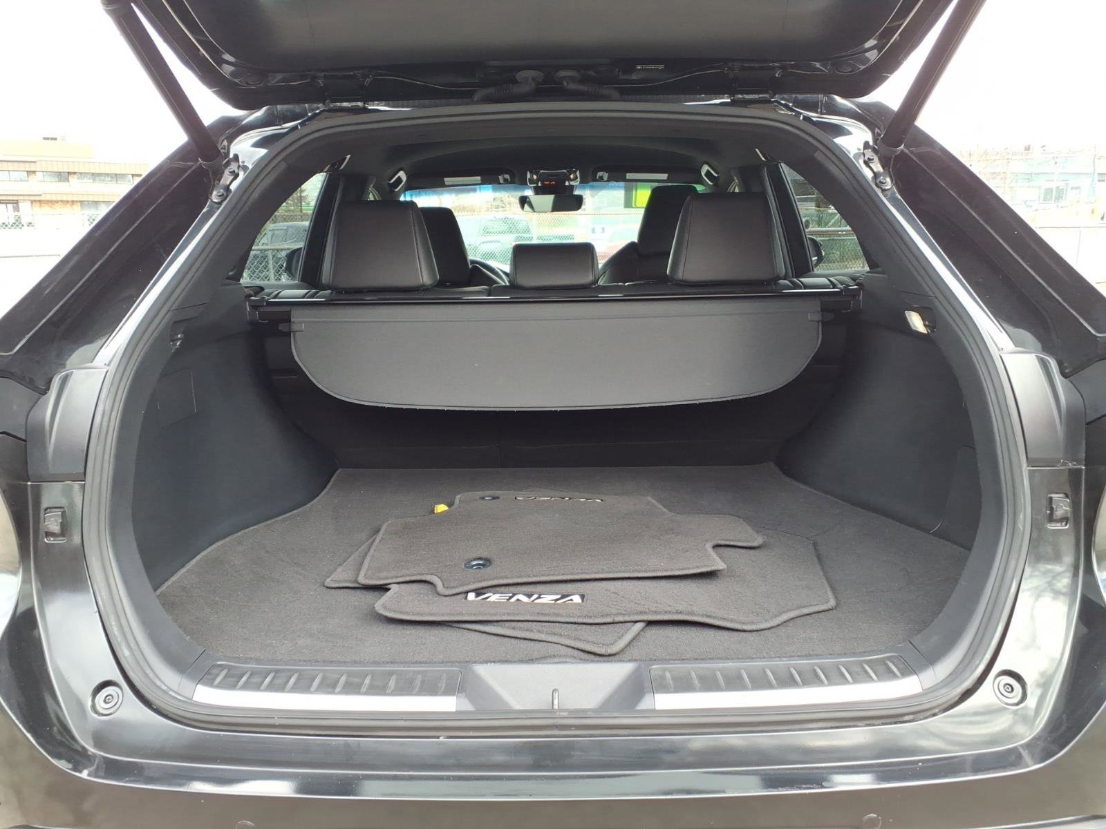 Used 2021 Toyota Venza XLE AWD/4WD image 12