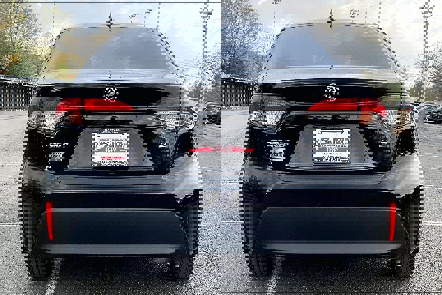 Used 2023 Toyota Corolla LE image 4