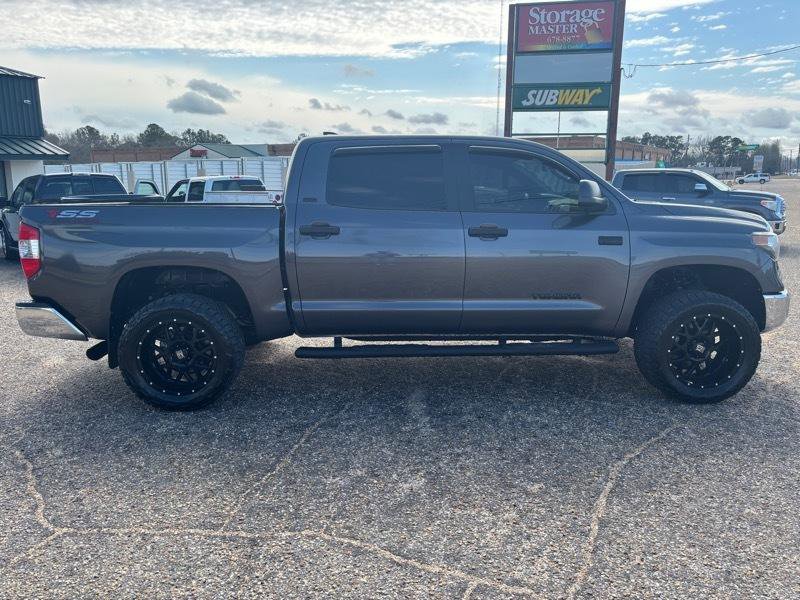 Used 2020 Toyota Tundra SR5 w/ SR5 Upgrade Package image 6