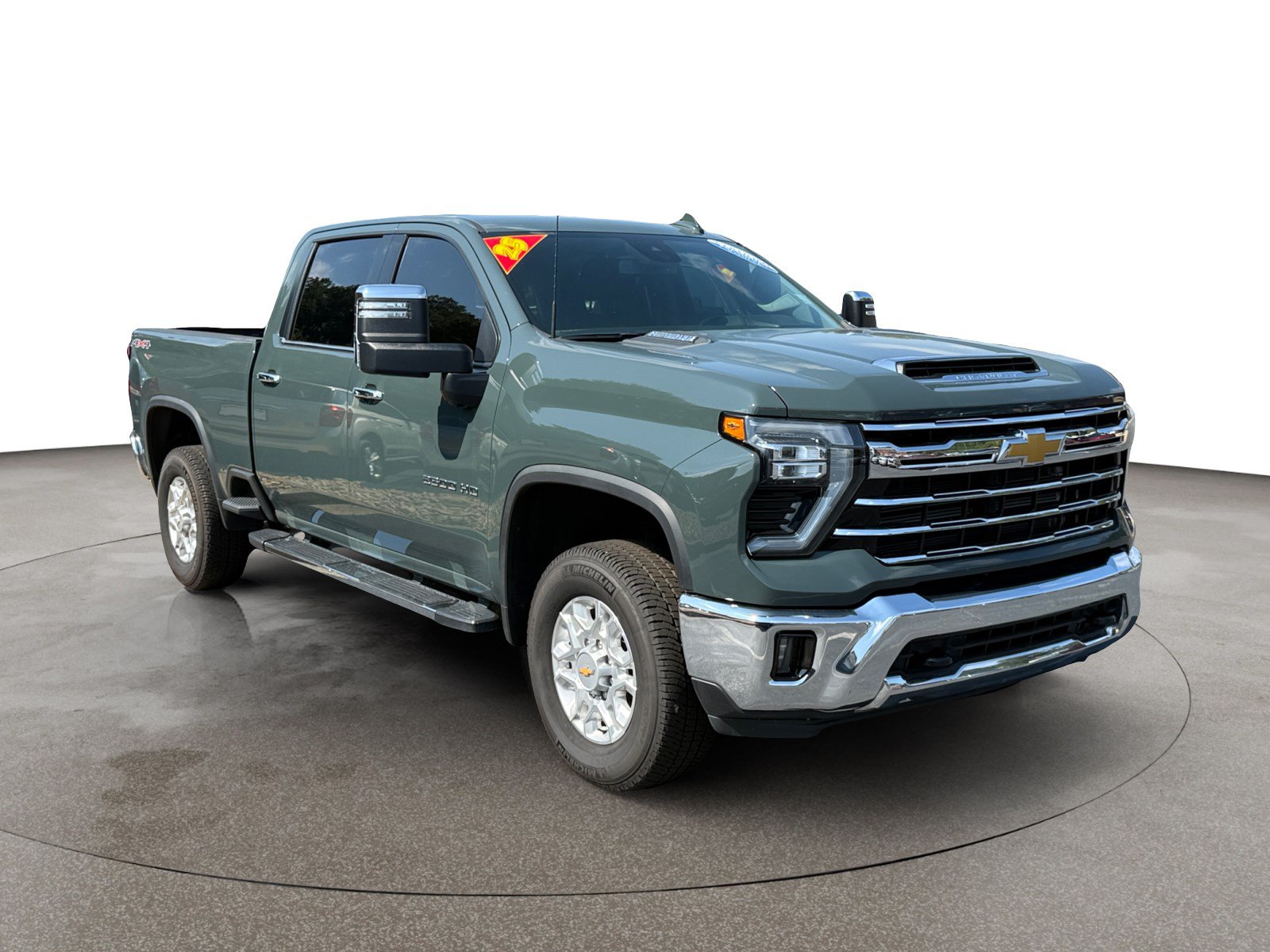 Used 2025 Chevrolet Silverado 2500 LTZ w/ LTZ Convenience Package AWD/4WD image 3