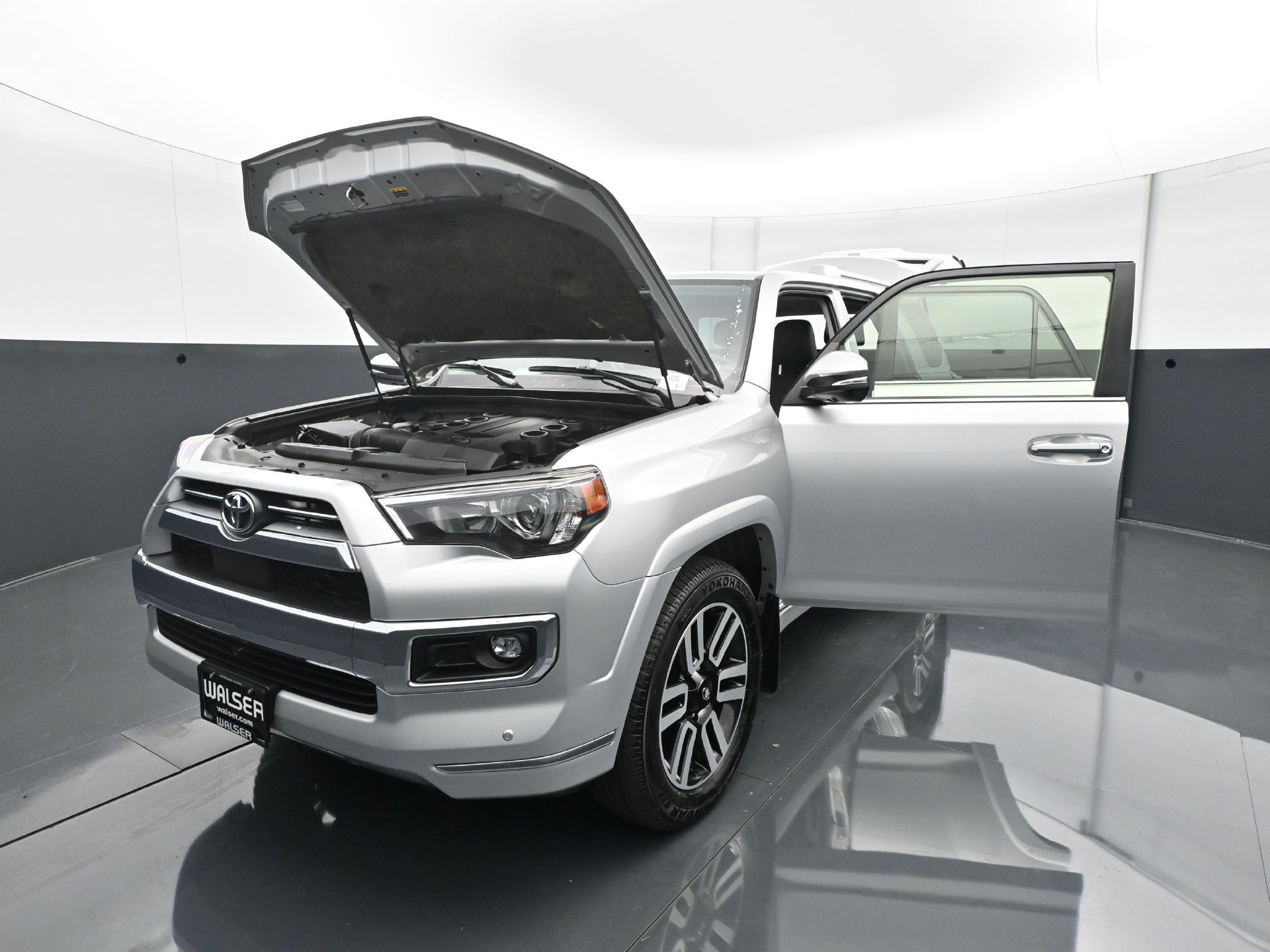 Used 2024 Toyota 4Runner Limited AWD/4WD image 27