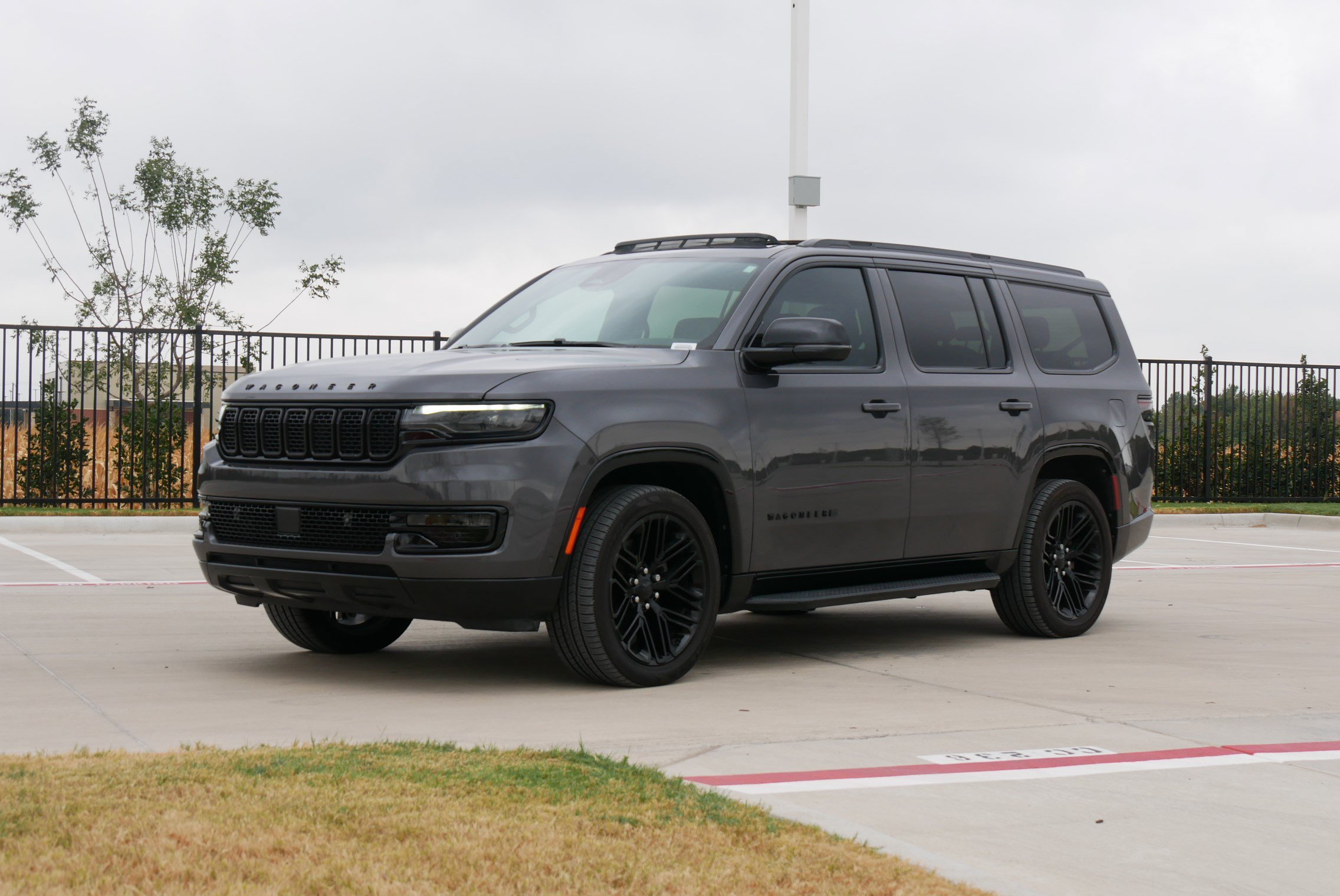 Used 2023 Jeep Wagoneer Series II AWD/4WD image 5
