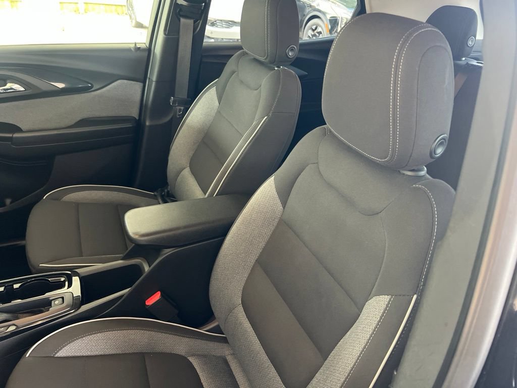 Used 2023 Chevrolet TrailBlazer LT w/ Convenience Package FWD image 5