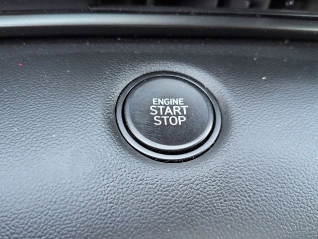 Used 2025 Hyundai Elantra Sport image 20