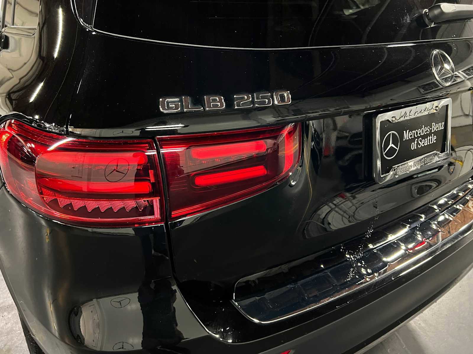 Used 2026 Mercedes-Benz GLB 250 4MATIC image 14