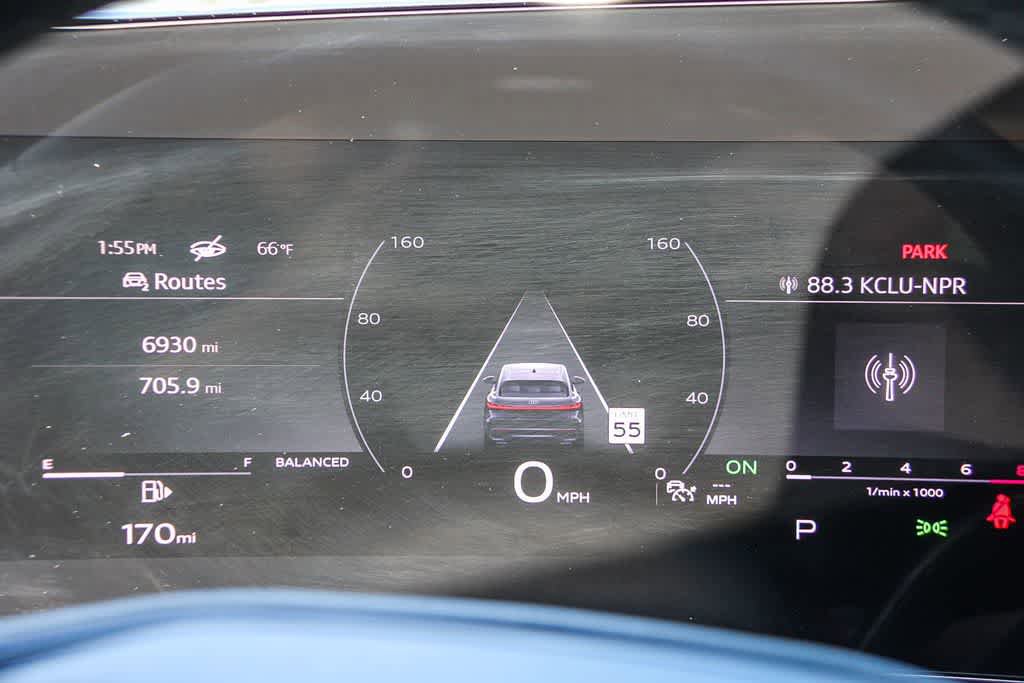 Used 2025 Audi Q5 Premium Plus w/ Premium Plus AWD/4WD image 24