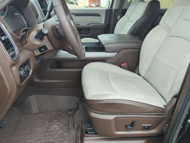 Used 2025 RAM 2500 Laramie AWD/4WD image 11