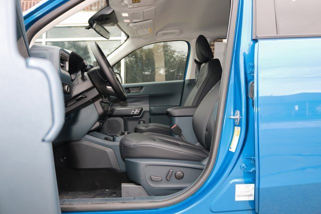 New 2025 Ford Maverick Lariat w/ Black Appearance Package image 10