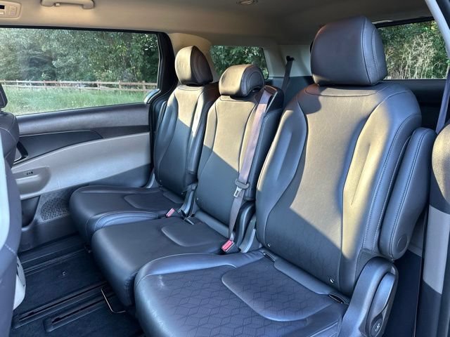 Used 2026 Kia Carnival LXS FWD image 15