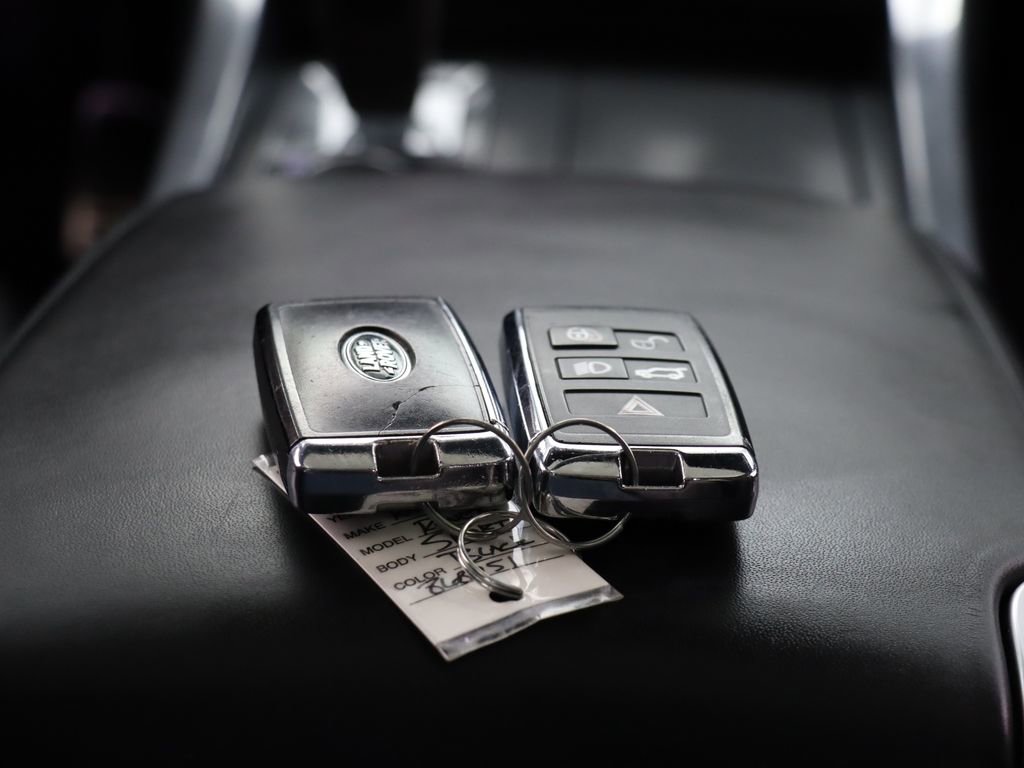 Used 2019 Land Rover Range Rover Sport HST image 17