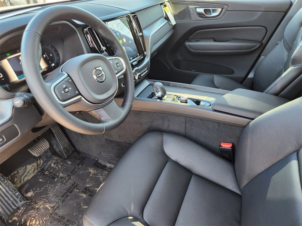 New 2025 Volvo XC60 B5 Core w/ Protection Package Premier image 13