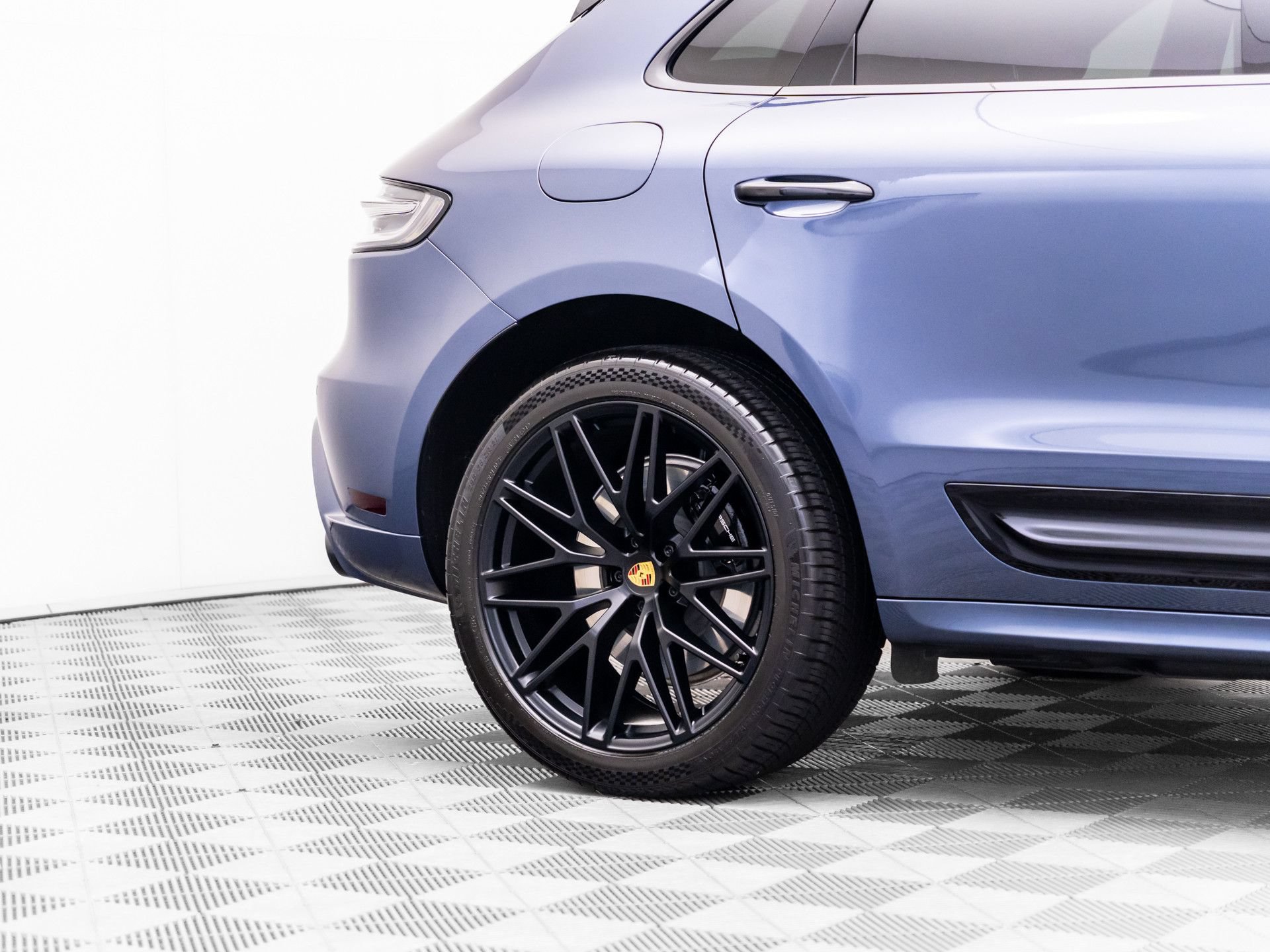 Certified 2022 Porsche Macan GTS AWD/4WD image 37