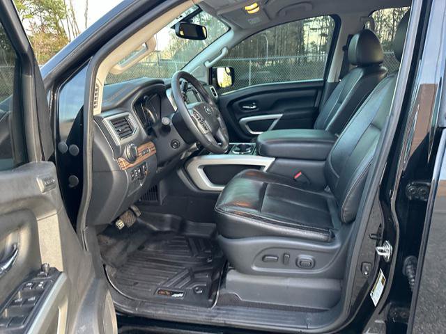 Used 2017 Nissan Titan SL image 19