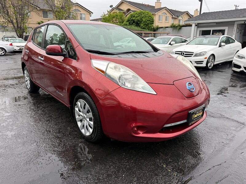 Used 2015 Nissan Leaf S w/ Charge Package FWD image 3