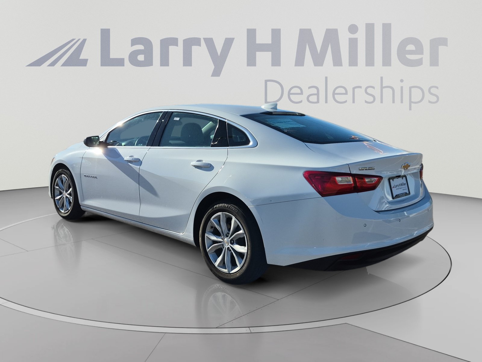 Used 2024 Chevrolet Malibu LT FWD image 3